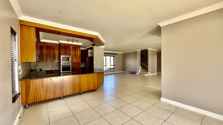 3 Bedroom Property for Sale in Summerstrand Eastern Cape